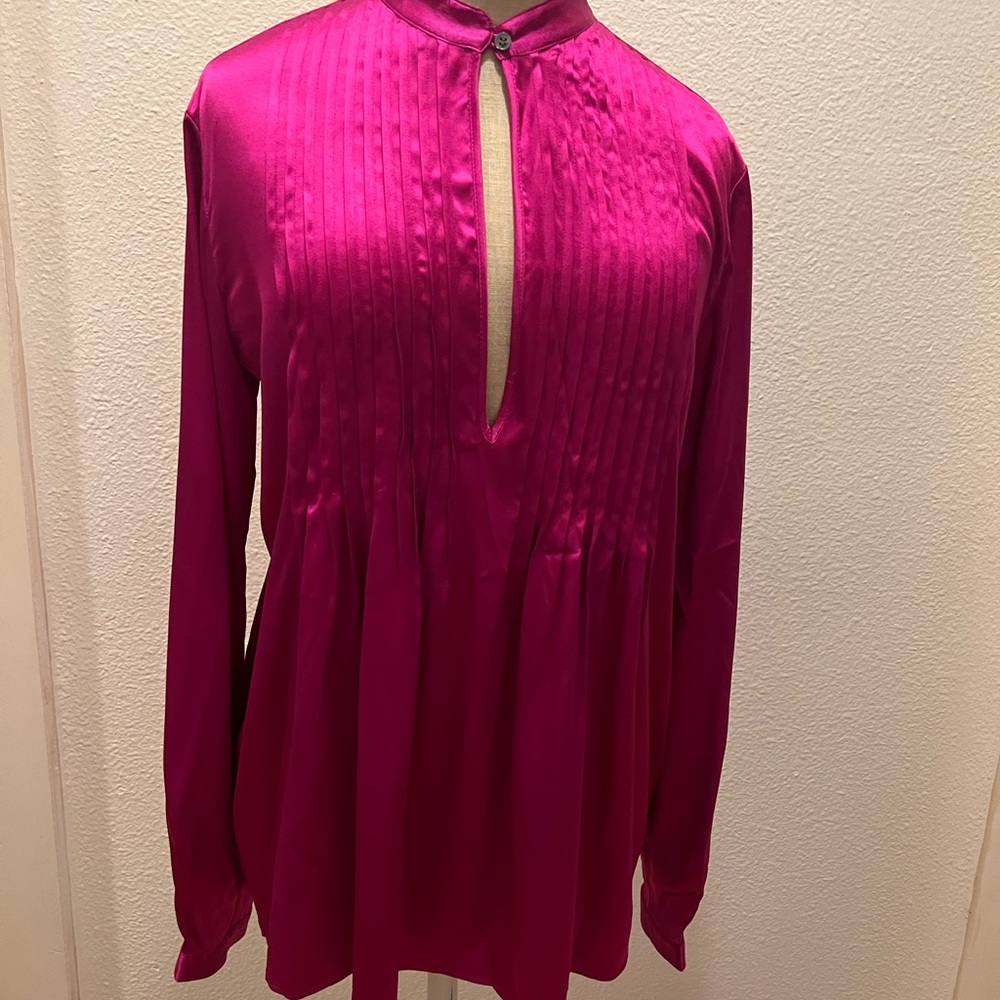 Theory Size M Silk Blouse. Raspberry in color. New Without Tags